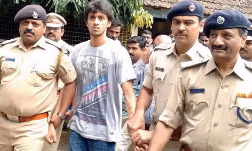 Hung thủ bị cảnh sát bắt giữ sau 12 giờ gây án.