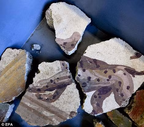 Hình ảnh con báo đốm xuất hiện trên một phiến gạch của người dân Pompeii thời xưa.