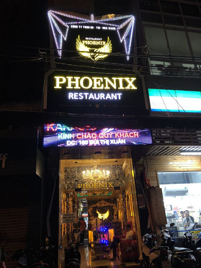 Bên ngoài một nhà hàng "bia ôm" trông khá vắng vẻ.