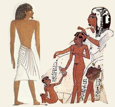 Trong khi đó, các bé gái ở Ai Cập cổ đại không được đến trường học như những bé trai. Trẻ em gái được các bà, mẹ trong gia đình dạy dỗ làm các công việc gia đình, nữ công gia chánh (nấu ăn, thêu thùa, chăm sóc gia đình...).