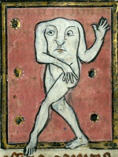 Nhà thám hiểm tên Fermes tiết lộ thêm rằng, những người có ngoại hình đặc biệt trên có chiều cao khủng (cao hơn 3,6m).