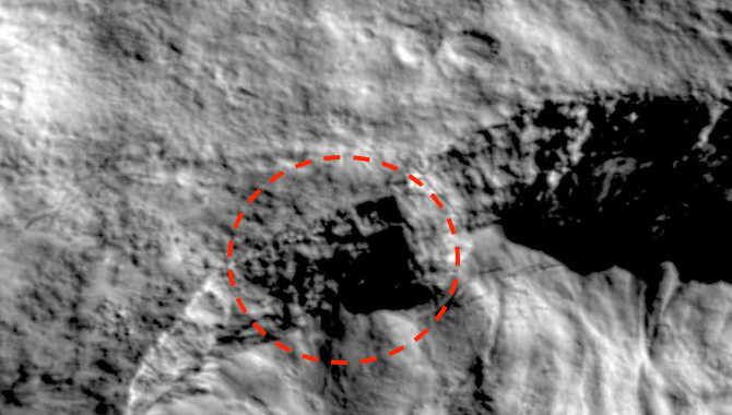 Do vậy, những hình ảnh mà ông Waring chụp được cho là bằng chứng về sự tồn tại của người ngoài hành tinh trên Mặt Trăng.