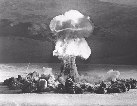 Vào ngày hôm ấy, máy bay ném bom B-36 của Mỹ khi trên đường từ Alaska đến Texas làm nhiệm vụ huấn luyện đã bất ngờ gặp sự cố động cơ và mất độ cao.