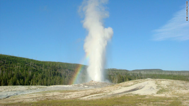 Tuy nhiên, trong những thập niên vừa qua, thời gian giữa những lần phun nước ở suối Old Faithful đã dài hơn.