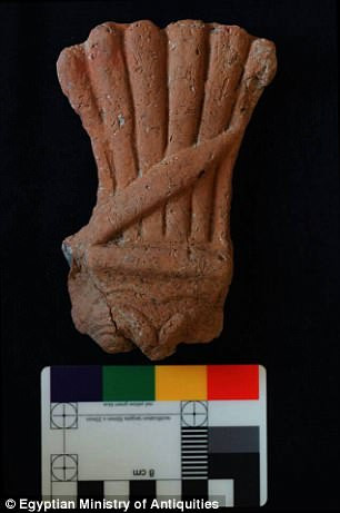 Các chuyên gia đặc biệt chú ý đến một đồng xu bằng vàng được phát hiện tại địa điểm khảo cổ trên.