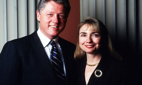 Sau khi ông Bill Clinton đắc cử Tổng thống Mỹ năm 1992 (nhiệm kỳ 1993 - 2001), bà Hillary Rodham Clinton trở thành Đệ nhất Phu nhân Mỹ.