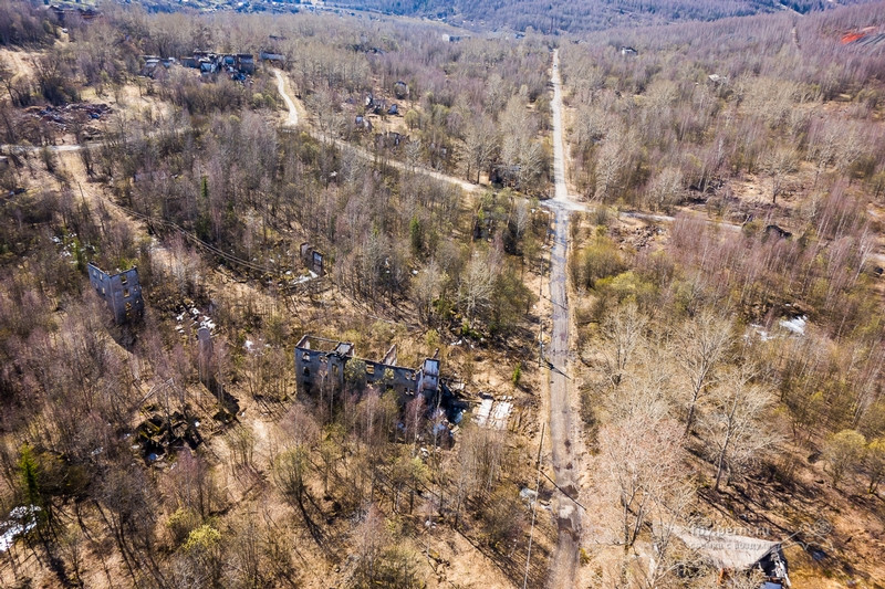 Khung cảnh hoang vu, tĩnh mịch tại "thành phố ma" Verhnaia Gubakha.