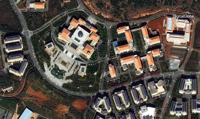 Nhiều tòa nhà ở Chenggong bị bỏ hoang khi đang thi công dang dở.