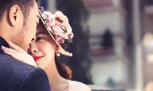 Chúng tôi nảy sinh tình cảm trong một chuyến đi phượt và cưới nhau sau một thời gian ngắn tìm hiểu. (Ảnh minh họa).