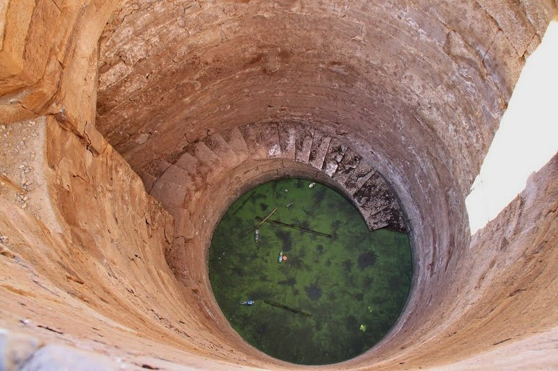 Các thầy tế được giao nhiệm vụ theo dõi, ghi chép mực nước hàng ngày của sông Nile cũng như chịu trách nhiệm thông báo về cơn lũ mùa hè.