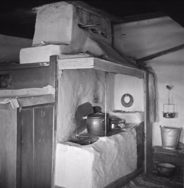 Khu vực nấu nướng của một gia đình Liên Xô trong Thế chiến 2.