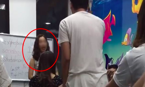 Cô giáo dạy tiếng Anh Nguyễn Thị Kim Tuyến Trung tâm MST English ở Hà Nội mắng học sinh là "con lợn".