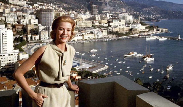Vào ngày 13/9/1982, Công nương Monaco đưa công chúa Stephanie về cung điện Monaco thì gặp tai nạn giao thông nghiêm trọng.