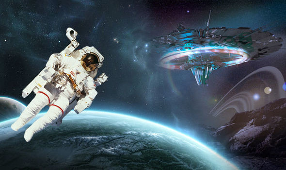 Suốt nhiều thập kỷ qua, các chuyên gia cố gắng giải mã những bí ẩn về người ngoài hành tinh như họ có tồn tại hay không. Nếu tồn tại thì người ngoài hành tinh sống ở đâu, sống như thế nào...