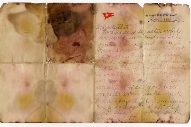 Người viết bức thư nổi tiếng trên là Alexander Oskar Holverson (khi đó 42 tuổi). Trong chuyến hành trình ấy, ông Holverson đi cùng vợ - bà Mary Alice. Vào ngày 13/4/1912 - trước ngày xảy ra bi kịch - ông Holverson đã viết lá thư gửi đến người mẹ.