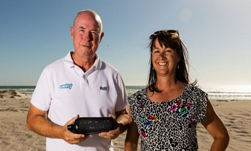 Công chúng còn bất ngờ trước một lá thư khác được tìm thấy trong chai lâu đời nhất thế giới vào tháng 3 vừa qua tại một vùng biển ở Australia.