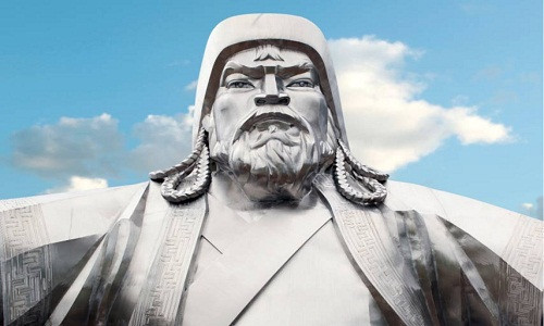 Theo các tài liệu lịch sử, Thành Cát Tư Hãn qua đời năm 1227 bởi các vết thương sau một cú ngã ngựa. Cũng có nguồn tài liệu khác cho rằng, nguyên nhân tử vong của Thành Cát Tư Hãn có thể là do bệnh sốt rét hay chết vì mũi tên bắn vào đầu gối.