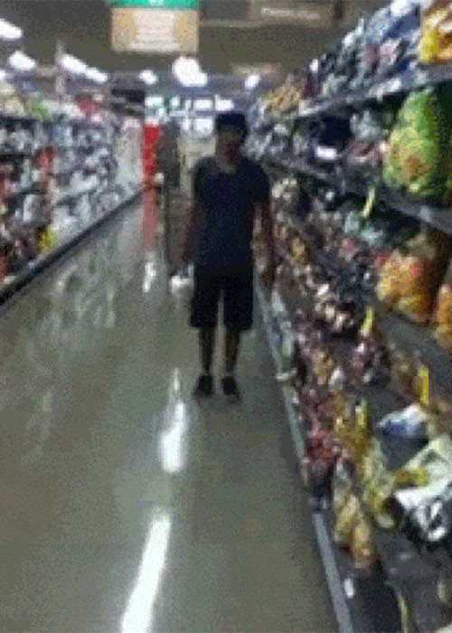 Ông tính định "ăn" anh em của tôi sao?