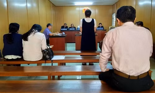 “Muon” ho hang hon 50 ti va 350 cay vang, ba noi tro ngoi tu