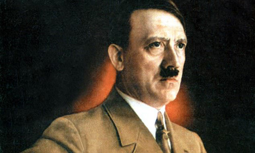 Trùm phát xít Hitler chỉ có một tinh hoàn.