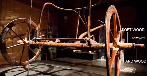 Tutankhamun di chuyển trên những cỗ xe này khi đi săn bắn, chiến đấu hoặc đi ngao du sơn thủy.