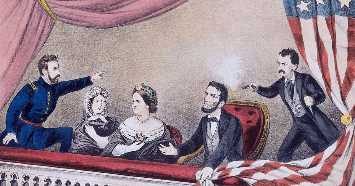 Không những vậy, 2 người thực hiện vụ ám sát Tổng thống Lincoln và Kennedy cũng có điểm trùng hợp khó tin. Cả 2 tên sát thủ này đều sinh cách nhau 100 năm.