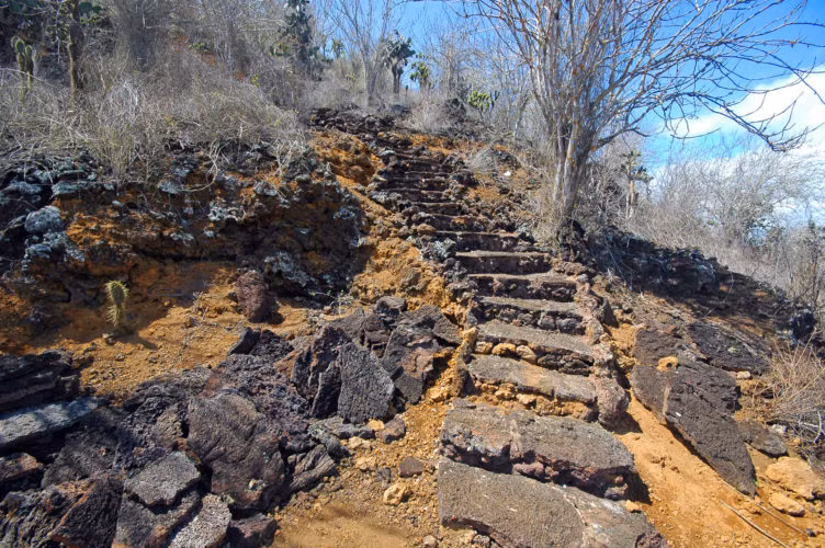 Năm 1958, các tù nhân lại thực hiện một cuộc nổi dậy khiến nhiều lính canh và cả lao động khổ sai thiệt mạng. Do vậy, 1 năm sau đó. chính phủ buộc phải đóng cửa Isabela.