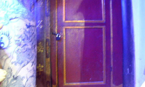 Cánh cửa hậu cung đầy bí ẩn, khiến ai cố tình bước qua đều gặp tai ương.