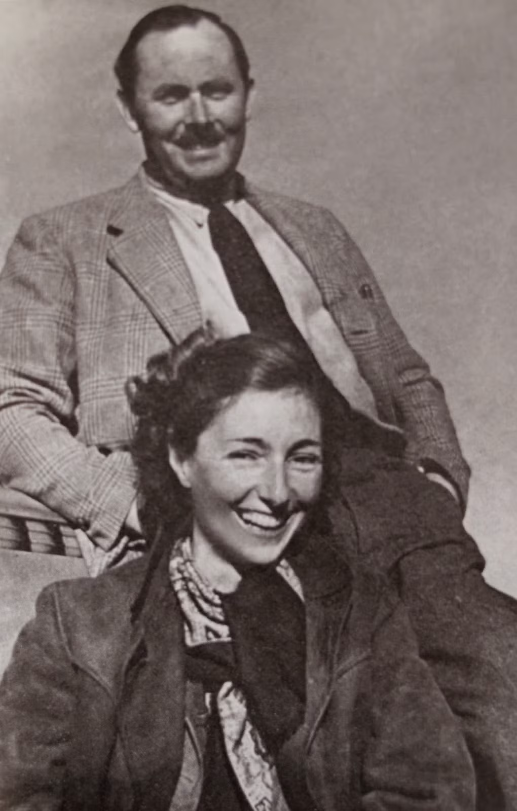 Với sự giới thiệu của Frederick Augustus Voigt, bà Krystyna được Cơ quan Tình báo Mật (tức MI6 – cơ quan tình báo đối ngoại của Anh) chiêu mộ.