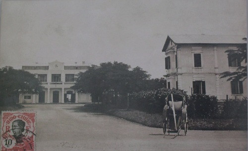Ga Vinh. Ngày 17/3/1905 được xem là sinh nhật của Ga Vinh khi đoàn tàu hơi nước đầu tiên hú còi xin đường vào ga sau hành trình dài 300km đi từ Hà Nội đến Vinh.
