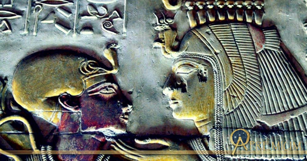 Giống như nhiều nền văn minh, Ai Cập cổ đại coi trọng đời sống gia đình. Việc mỗi em bé chào đời được cho là món quà của các vị thần. Do vậy, người dân rất trân trọng mỗi một em bé mới chào đời.