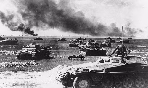 Các xe thiết giáp Đức đang chuẩn bị cho một cuộc tiến công Liên Xô vào ngày 21.7.1941. Ảnh: AP