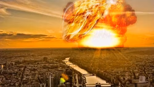 Người Maya đưa ra tiên đoán về ngày này rằng, ban ngày sẽ kết thúc, bóng đêm bao trùm Trái Đất; loài người sẽ trải qua một thảm họa nhưng không bị tiêu diệt hoàn toàn mà sẽ bước vào một thời kỳ phát triển mới, hưng thịnh và văn minh hơn.