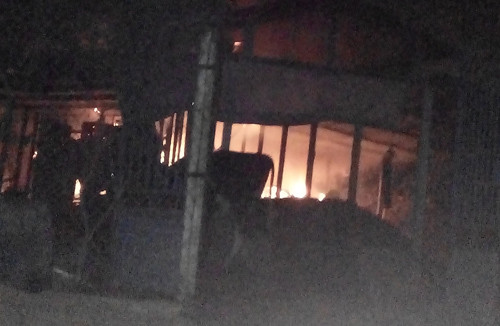 Hàng chục con bò, lợn của người dân đã bị "quay chín".