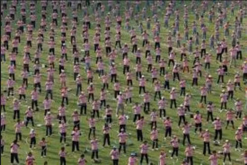  Kỷ lục lạ đời được ghi nhận, 4483 người cùng lắc vòng hula-hooping trong 7 phút ở ngoại ô Bangkok (Thái Lan) đã xác lập kỷ lục Guiness vào tháng 2/2013. Ảnh Oddee.