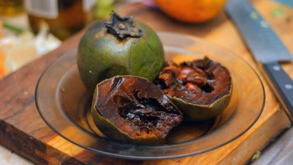  Quả hồng đen hay còn gọi là hồng sô cô la. Đây là một loại quả nhiệt đới có nguồn gốc từ Mexico. Ảnh Bestie.