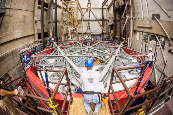 Kính thiên văn Giant Magellan đang được xây dựng. Nguồn ảnh: Phys.