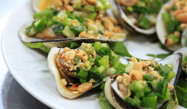 Sò méo có thịt chắc, dày và thơm ngậy. Đặc biệt, thịt của nó chứa rất nhiều testosteron nên còn được mệnh danh là “viagra” dành cho đàn ông. Ảnh tapchicongso.