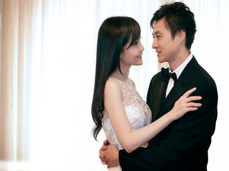 Năm 1989, Châu Huệ Mẫn và Nghê Chấn hẹn hò. Đến năm 1994, cả hai chia tay nhưng tái hợp sau đó 2 năm. Ảnh: Vietnamnet.