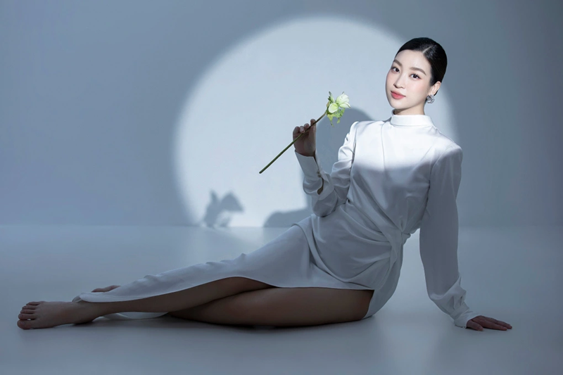 Nhận xét về vóc dáng của Mỹ Linh khi mang bầu, Lê Thiện Viễn cho hay: "Trong giai đoạn thai kì, Linh hơi tròn so với bình thường thôi. Nhưng theo quan sát của tôi, Linh vẫn thon gọn và xinh đẹp như trước”. Ảnh: Dân Trí.