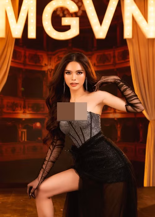 Nguyễn Thị Thu Hằng cao 1m7, có số đo ba vòng 85-61-87 cm.