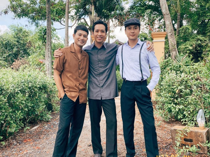 Ở Canada, Huỳnh Đông kinh doanh và tham gia hoạt động nghệ thuật. Ông xã Ái Châu sẽ về nước nếu có dự án phim ảnh phù hợp.