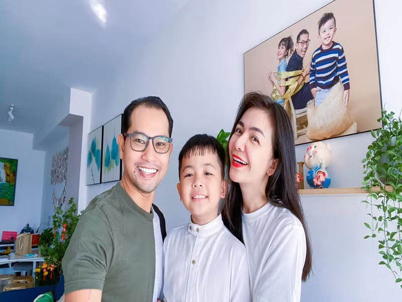 Trước khi sang Canada, Huỳnh Đông và Ái Châu có cuộc sống ổn định ở Việt Nam.