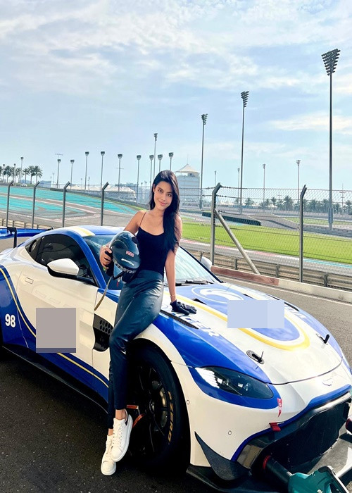 Phương Thảo yêu thích đua xe.