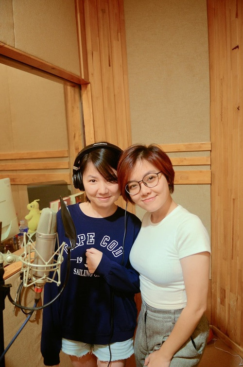 Tháng 5, Ngô Quỳnh Anh cùng Thanh Ngọc ra khúc Và như thế em chờ. Thanh Ngọc chia sẻ trên Dân Trí, cả hai kết hợp cùng nhau để kỷ niệm tuổi 40. Ảnh: FBNV.