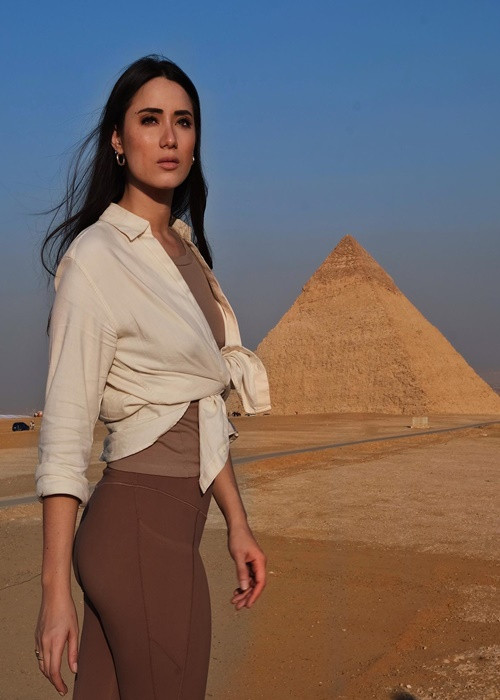 Ban tổ chức Miss Universe Vietnam 2023 giới thiệu Lydie Vu đang làm trưởng phòng điều hành và quản lý nguồn cung cho công ty thiết kế nội thất cao cấp.