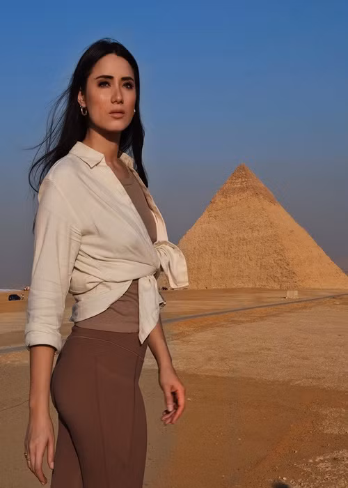 Ban tổ chức Miss Universe Vietnam 2023 giới thiệu Lydie Vu đang làm trưởng phòng điều hành và quản lý nguồn cung cho công ty thiết kế nội thất cao cấp.