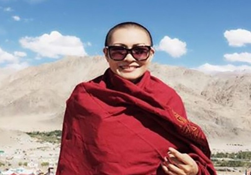 Năm 2016, nữ ca sĩ Phương Thanh xuống tóc tại Ấn Độ trong khóa tu kéo dài 2 tuần. Theo Phương Thanh, việc này nằm trong kế hoạch. Những năm trước, nữ ca sĩ tham gia khóa tu nhưng không xuống tóc. Ảnh: FBNV.