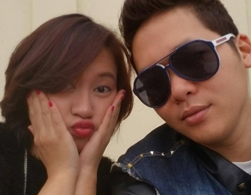 Theo Dân Trí, năm 15 tuổi, Khánh Linh lần đầu tiên hát trên sân khấu, khi đó Trần Tùng là khán giả. Nhiều năm sau, khi cả hai đều trải qua cuộc hôn nhân đổ vỡ, có con riêng, Khánh Linh và Trần Tùng chính thức gặp nhau qua sự giới thiệu của một người bạn. Ảnh: FBNV.