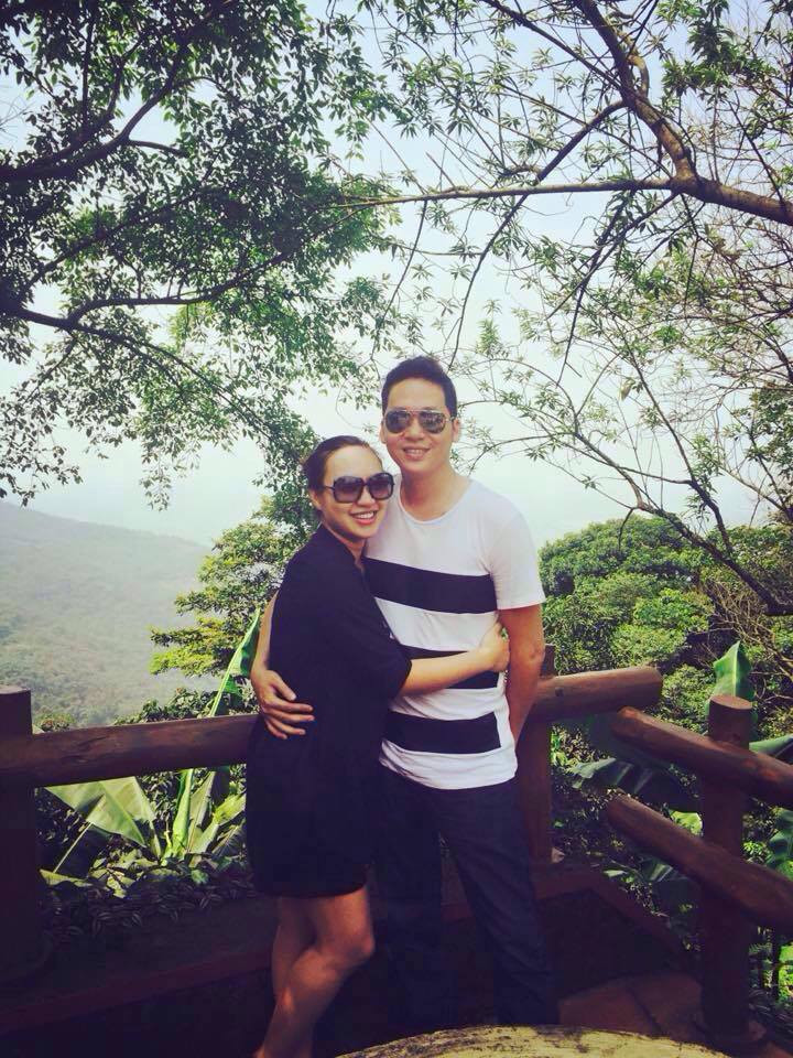 Chia sẻ trên Pháp Luật Việt Nam, Khánh Linh cho biết, chồng không ngại vào bếp nấu cơm, đưa đón con đi học, tắm cho con. Ảnh: FBNV.